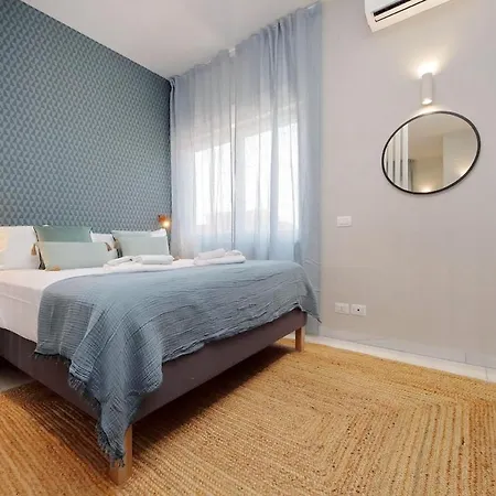 Διαμέρισμα Caracalla Charming Terrace Loft *