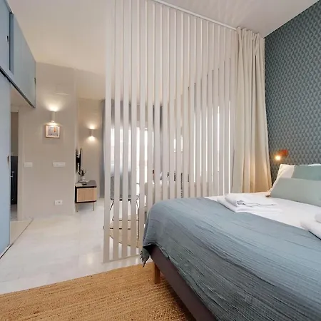 Caracalla Charming Terrace Loft Appartement *